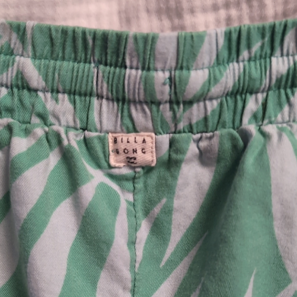 Billabong Mint Leaf Print Women's Cotton Shorts - Picture 5 of 8